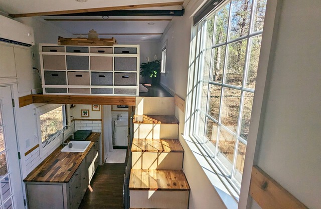 Pine Hollow: A Tiny Home Hideaway