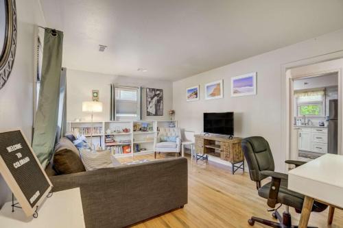 Pine Hollow Cozy Downtown Stay w Fire Pit