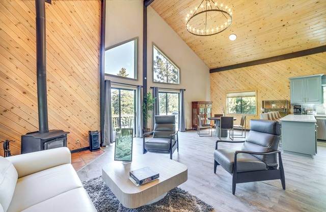 Pine Mountain Club Cabin w/ A/C & EV Charger