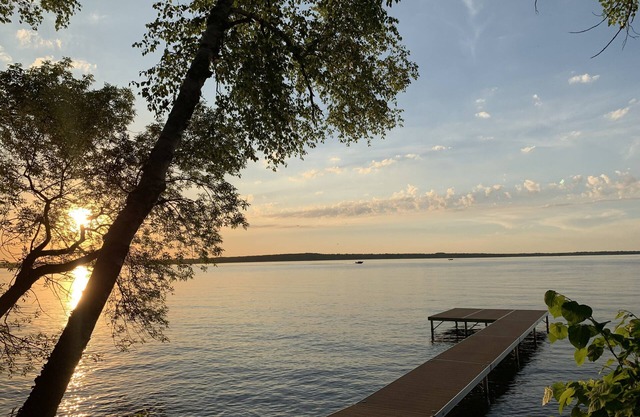 Pine Point Paradise - year round premier fishing and lake life living!