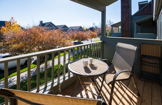 Pine Rest - Escape to this beautiful condo A/C, pet friendly near downtown