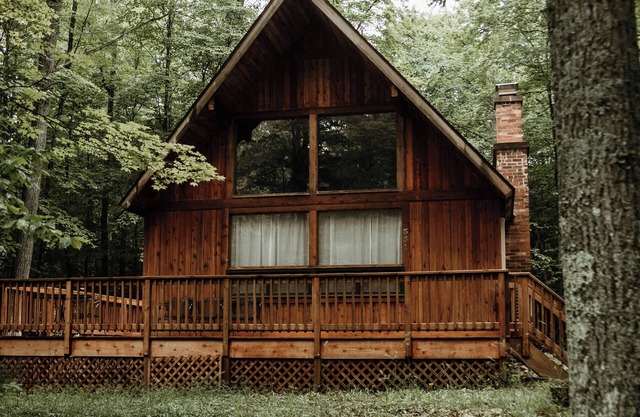 Pine Ridge Chalet - Cozy Chalet close to the Lake