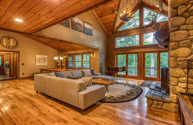 Pine Ridge Lodge near Whiteface