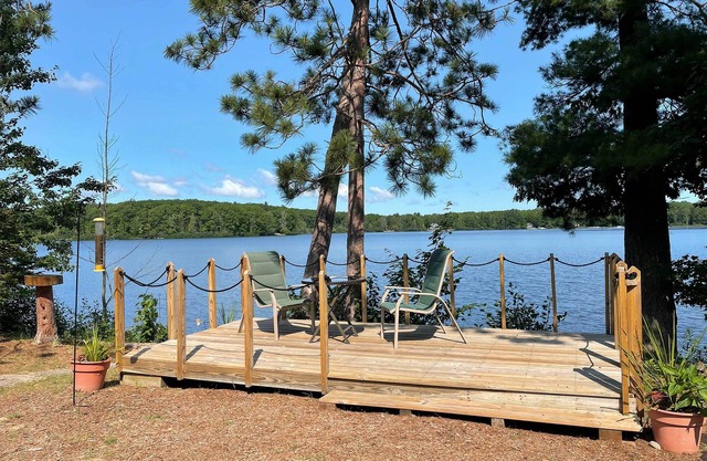 ¡NUEVO! ¡Bass Lake Living con acogedora cabaña en Michigan!