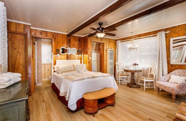 Pine Rose Cottage - Studio | One Bed | ¾ Bathroom | Sleeps Two Our smallest and coziest studio cabin