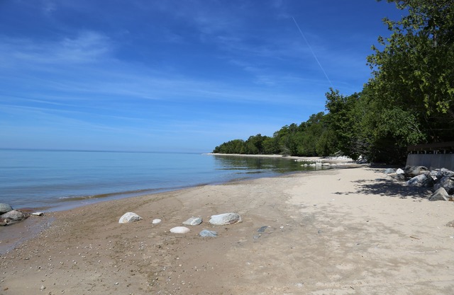 Pine Trail Retreat - Cabin, Shared Beach Access