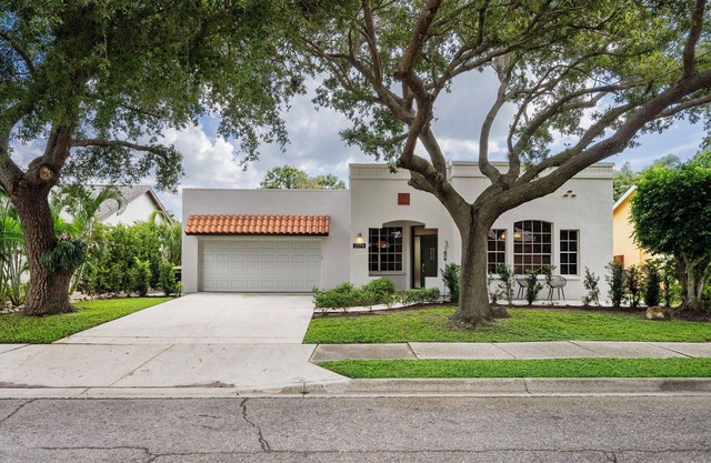 Bright Spacious Sarasota Home 15 Minutes From Siesta Key Beach