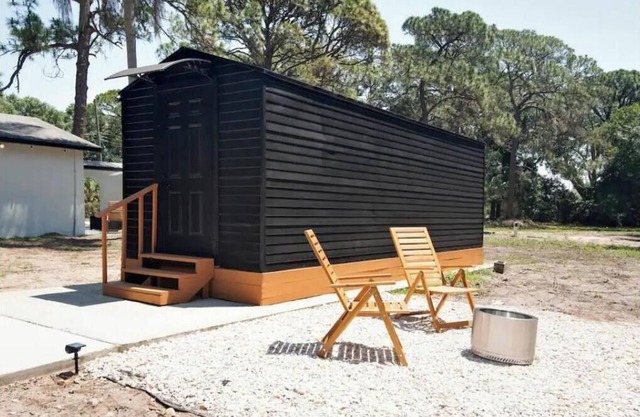 PineCone Cabin Getaway near Natl Park
