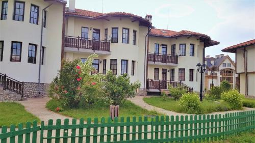 Pinerose Resort