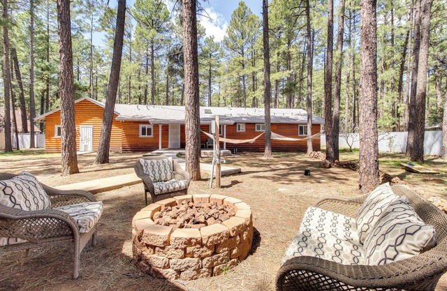 Pinetop-lakeside Cabin, Walk to Woodland Lake Park