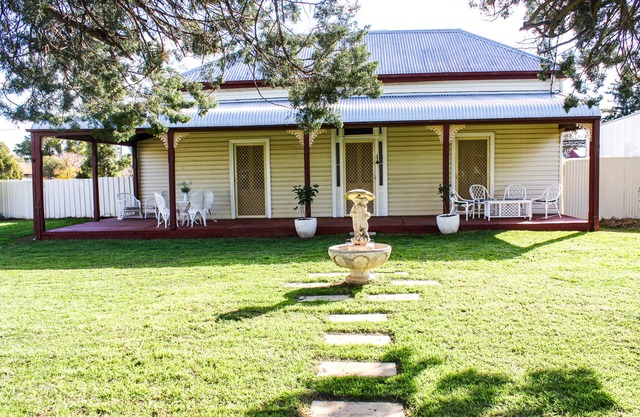 Pinetree Cottage Narromine