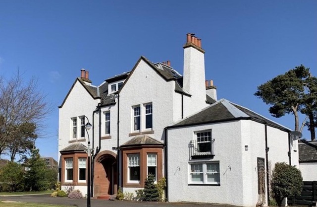 Pinewood Country House