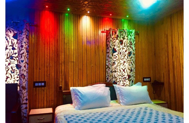 Pinewood Resort