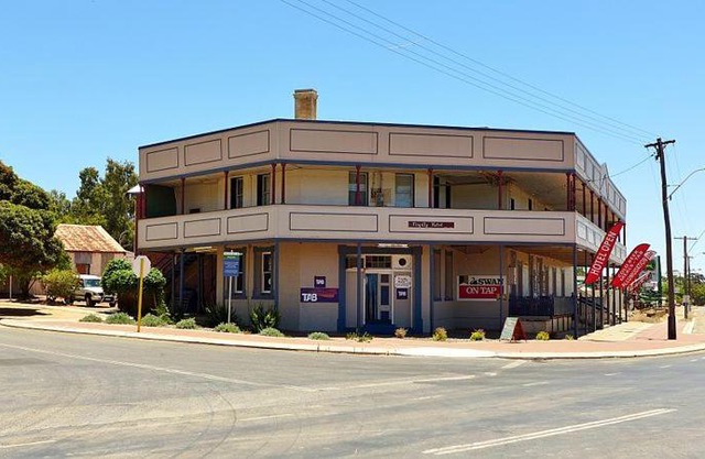 Pingelly Hotel