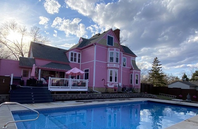 Bae-catión Pink Castle
