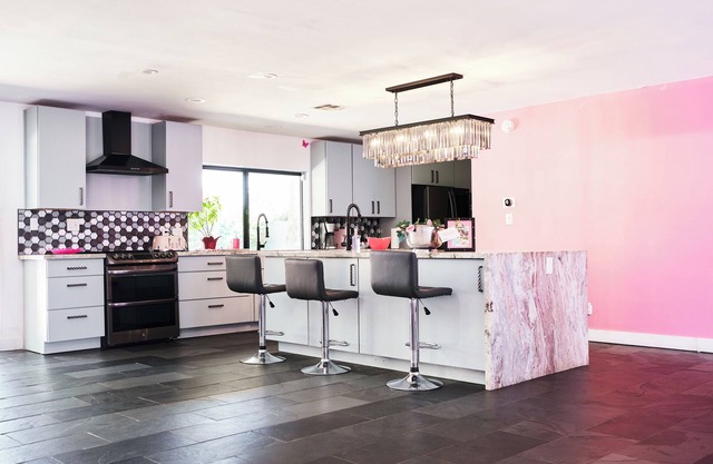 Pink House w/pool/ hot tub/Grill Girls night, Scottsdale 15min awy from Old Town