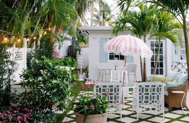 Pink Palm Beach Villa w/ 2 separate cottages