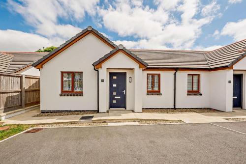 Pink Puffin Cottage