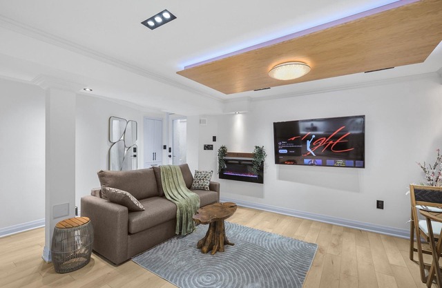 Pinnacle of Luxury & Leisure -2 Bedroom |2 full Bathroom | Full Kitchen
