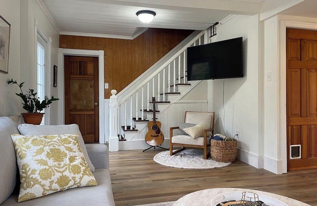 PIPERS COTTAGE -Family & dog friendly, blending rustic charm with modern comfort