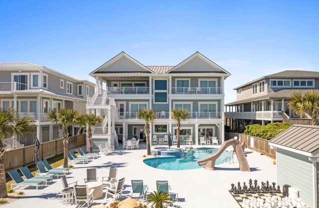 Pirates Chest, Ocean Isle Beach
