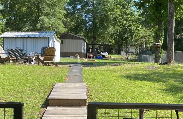 Pirates Cove WATERFRONT, Boat House! Fire Pit!