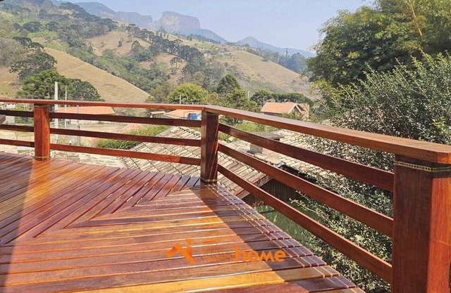 Piscina e vista incrível em São Bento do Sapucaí