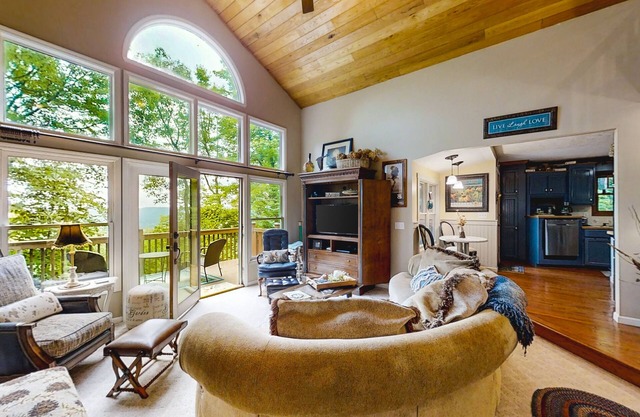 Pisgah Cottage | Serene Hideaway with Mountain Views, Near Downtown Brevard