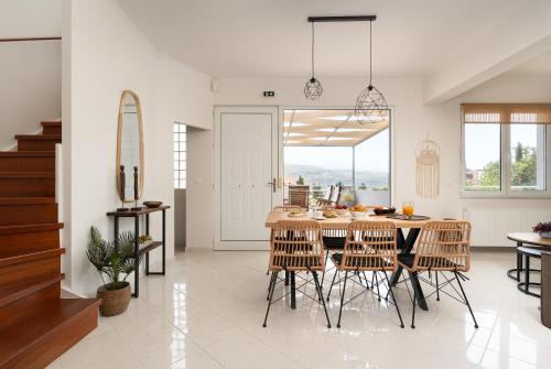 Pithos Apartment