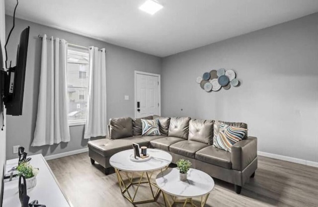 Pittsburgh Getaway! 4 bedroom house, 5 minutes to PNC Park & Acrisure stadium.