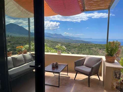 Pituresque stonehouse with endless view