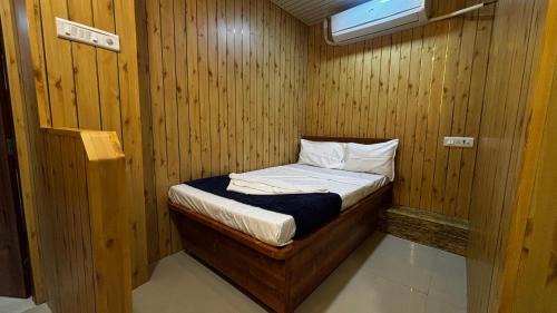 Pks hotel shahanai
