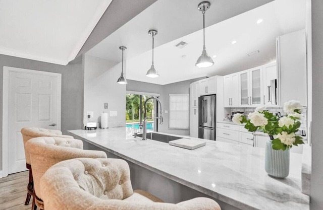 Plantation Paradise: Serene 4BR Retreat with Private Pool