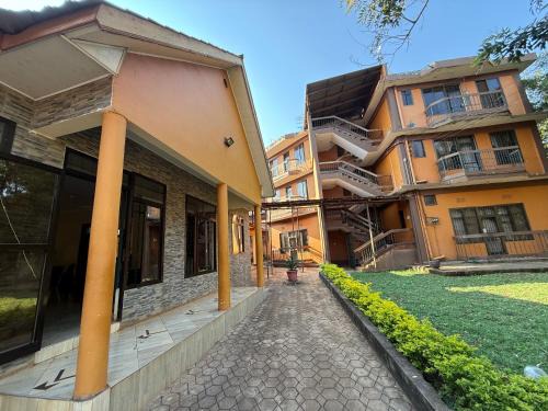 Plateau Hotel
