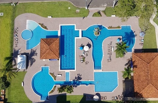 Playa Bejuco casa de 3 recámaras en condominio frente al mar