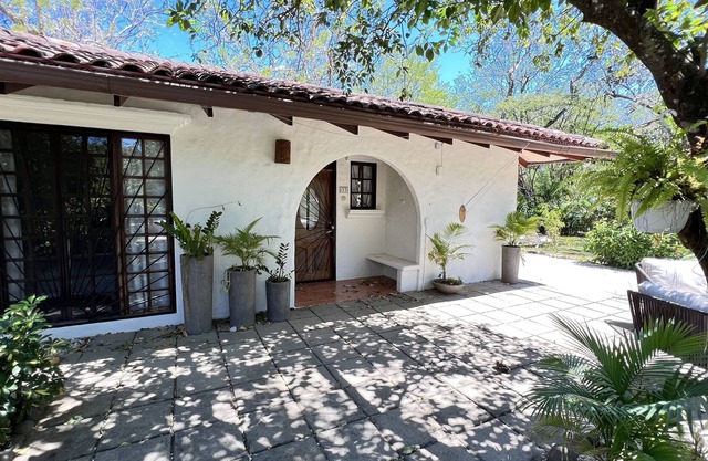 Playa Grande Beach House, Pool & Private Garden