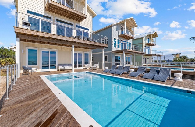Playa Plata: Amazing 7BR Beachfront- Pet Friendly, Sleeps 23, Private Pool!