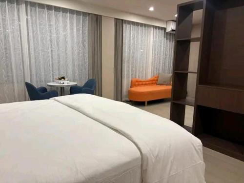 Plaza Court Hotel