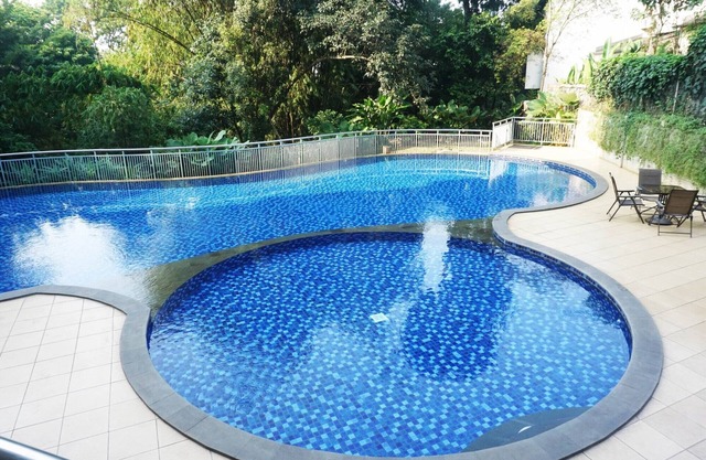 Pleasant 1BR Apartment with Sofa Bed at Dago Suites