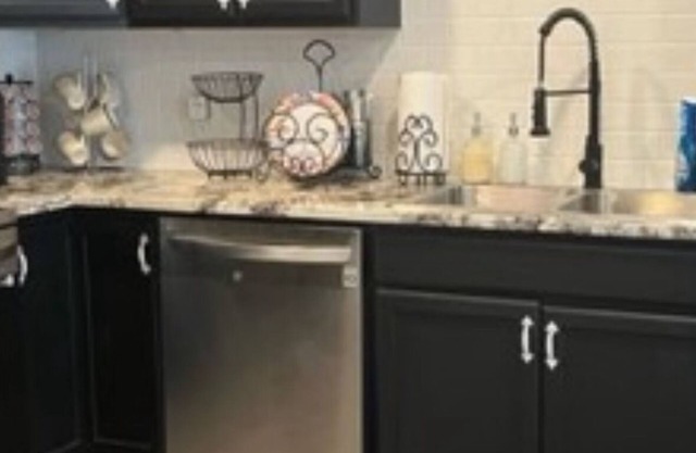 Pleasant 2-bedroom apartment fully furnished and ready to be lived in!
