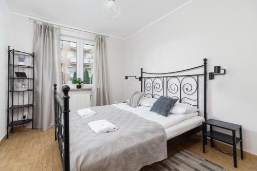Pleasant Apartment with Terrace Cracow by Noclegi Renters
