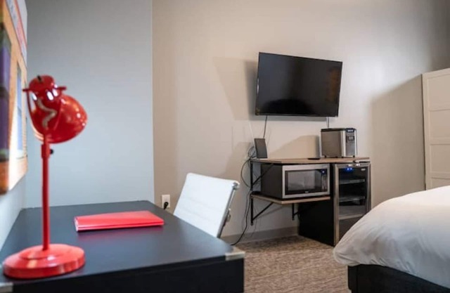 Pleasant Downtown suite