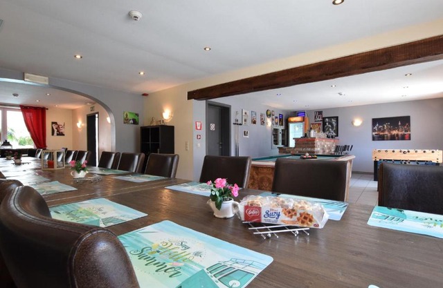 Pleasant Holiday Home with Sauna and Jacuzzi in Courtil