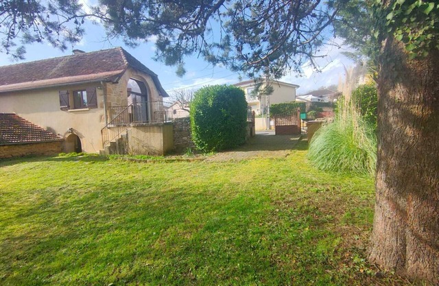 Pleasant house with large garden - Figeac
