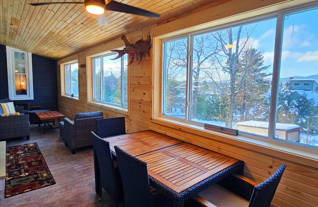 Pleasant Street Retreat -3BD apartment-Direct ATV