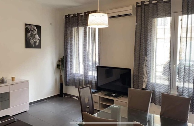 Pleasant townhouse equipped and air-conditioned