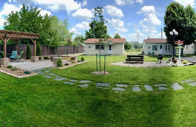 Pleasant Valley Resort – 17 Bedrooms for Large Groups, Retreats & Reunions