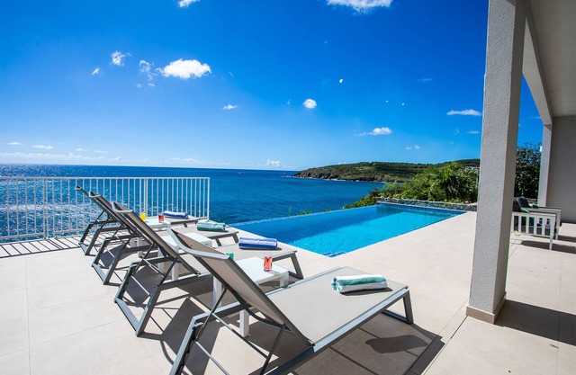 Aqua in Indigo Bay by Personal Villas - Spectacular Views, Sophisticated Minimal