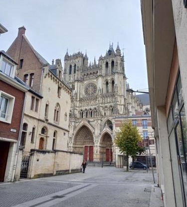 Plein centre- 90m Cathédrale - 2ch - 4 couchages - 6 personnes
