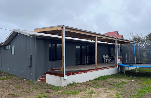 Plenty of space inside and out within walking distance from Beach 3